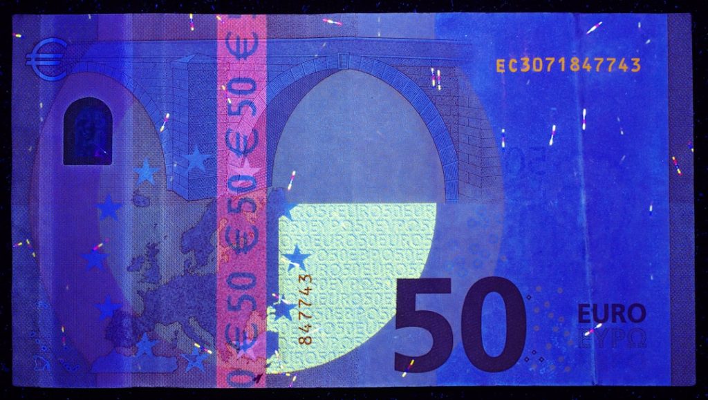 Deze 1 euro munten kunnen verrassend veel waard zijn